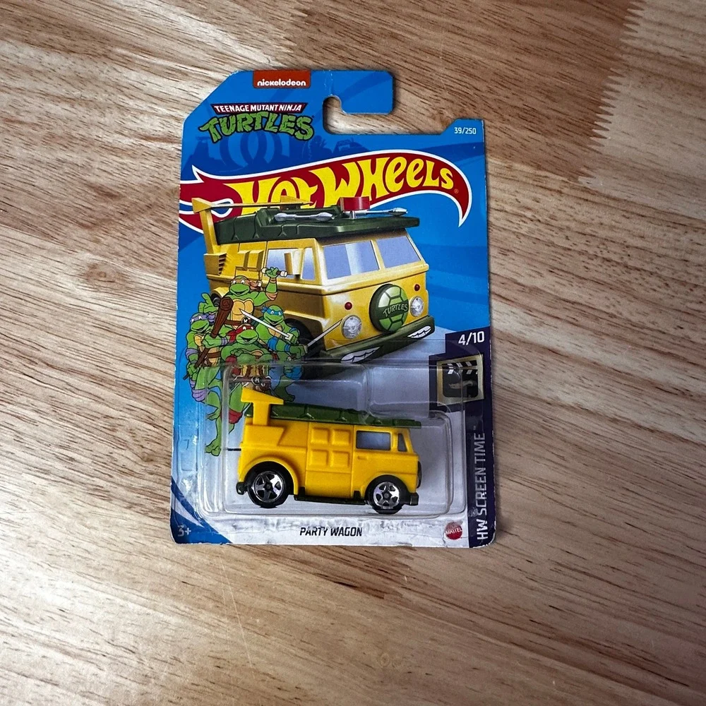 Hot Wheels TMNT Party Wagon HW Screen Time 4/10 Yellow Diecast Van GRX96 2021